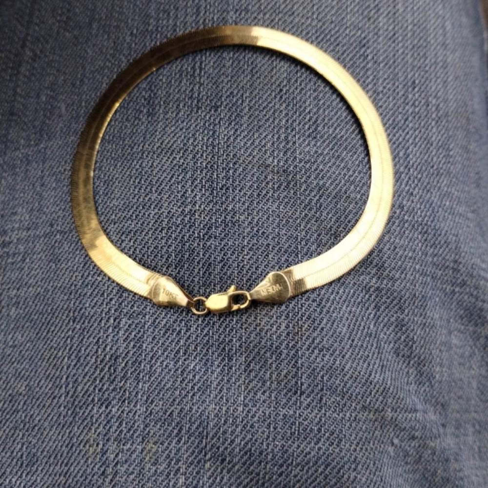 10 k gold bracelet